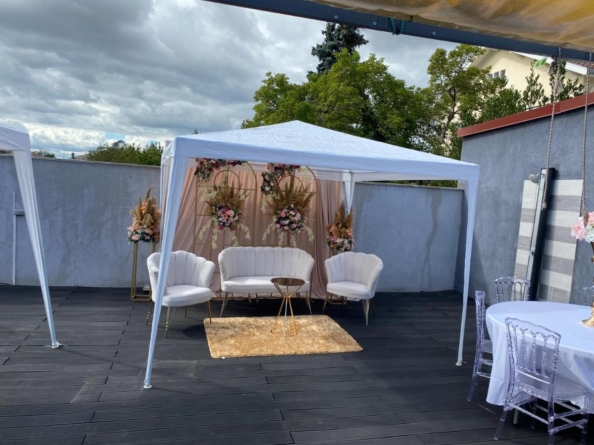 Pavillon Bon Enfant Leilighet Saint-Priest  Eksteriør bilde